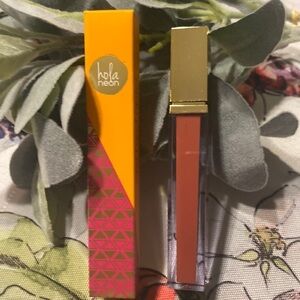 Hola neón velvet liquid liquid lipstick matte long lasting- the easy sell